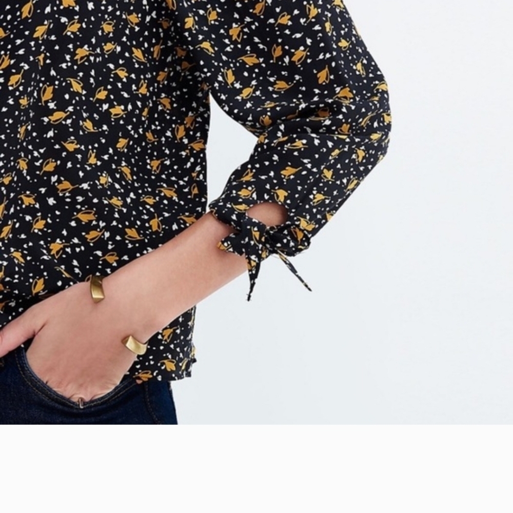 Madewell-Off-Shoulder Top-In Falling Leaves- 100%Silk. Size M - Picture 3 of 6